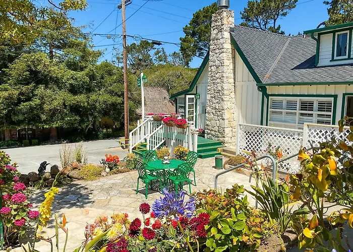 Carmel Green Lantern Inn