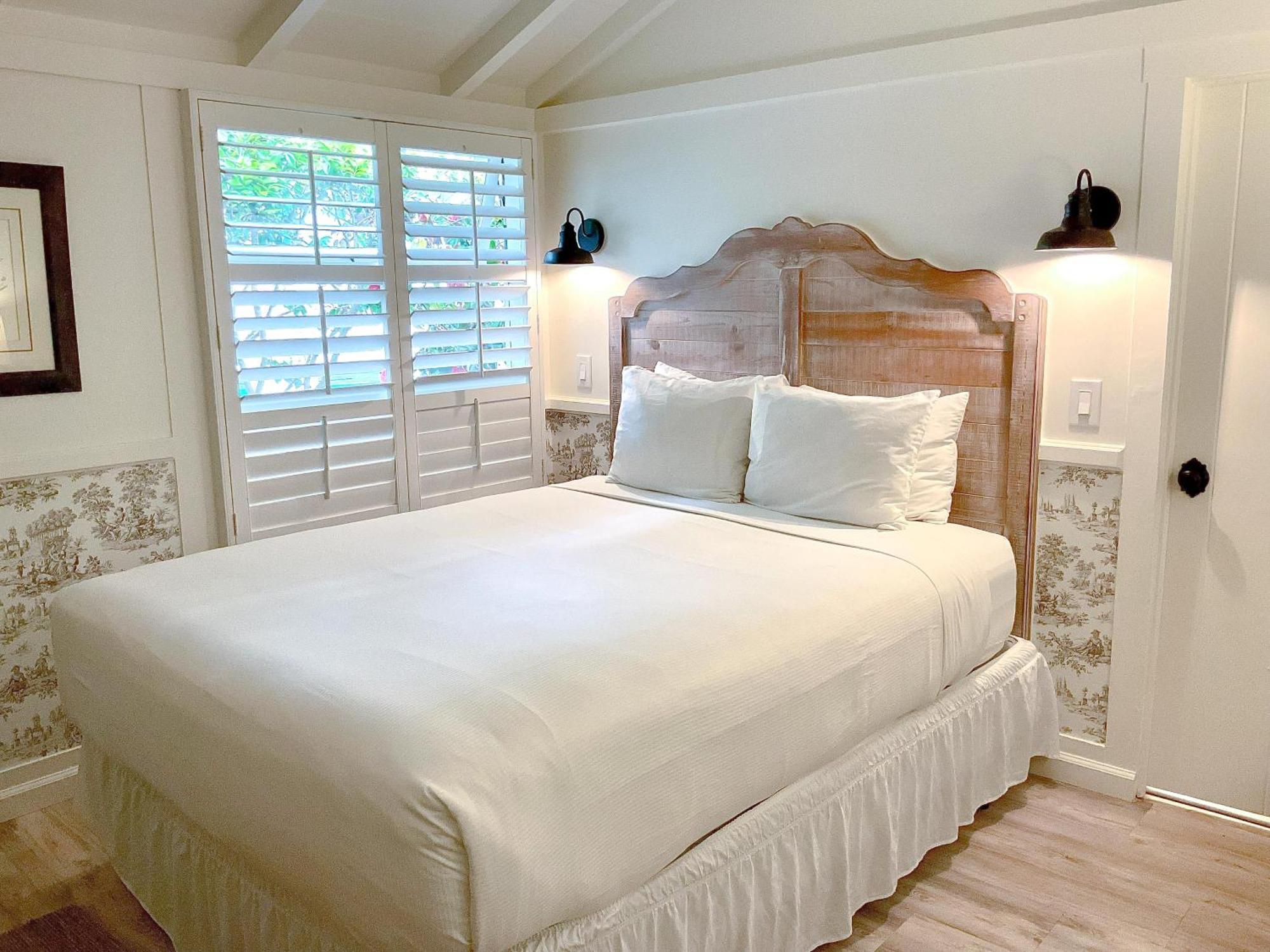 Inn Lantern Carmel-by-the-Sea